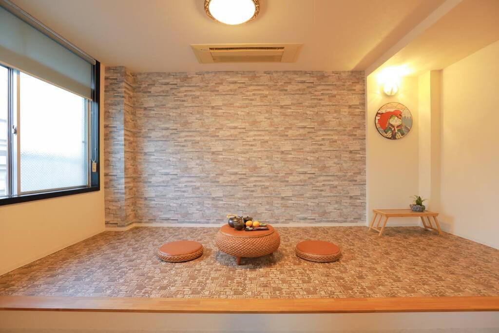 道頓堀民泊31＆Mini浮世絵美術館、道頓堀心斎橋真ん中、家族旅行、Family Trip Osaka Apartment Екстериор снимка