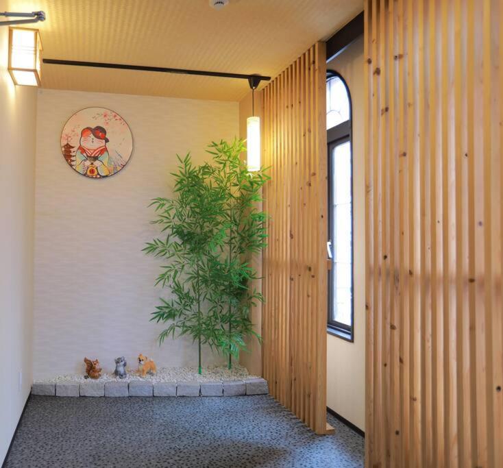 道頓堀民泊31＆Mini浮世絵美術館、道頓堀心斎橋真ん中、家族旅行、Family Trip Osaka Apartment Екстериор снимка