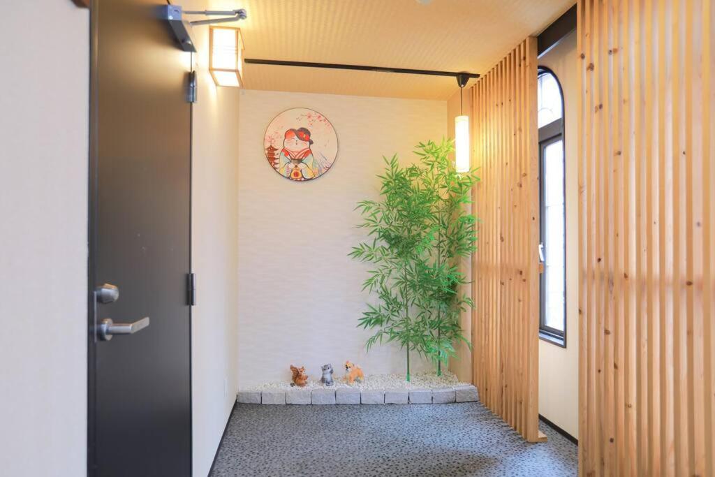 道頓堀民泊31＆Mini浮世絵美術館、道頓堀心斎橋真ん中、家族旅行、Family Trip Osaka Apartment Екстериор снимка
